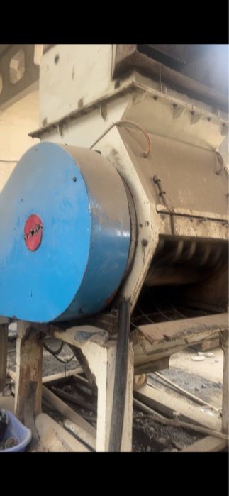 Продаётся оборудование по переработке петбутылок, дробильная лирич