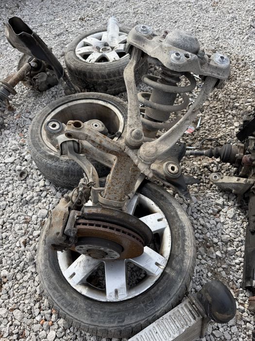 Лагер главини комплект с макферсони,носачи дискове апарати VW Passat 5