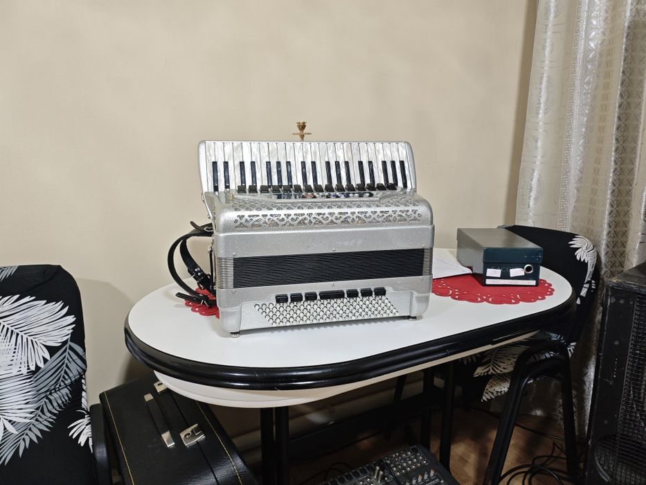 Vand acordeon digital Siwa & Figli Super Quattro MIDI