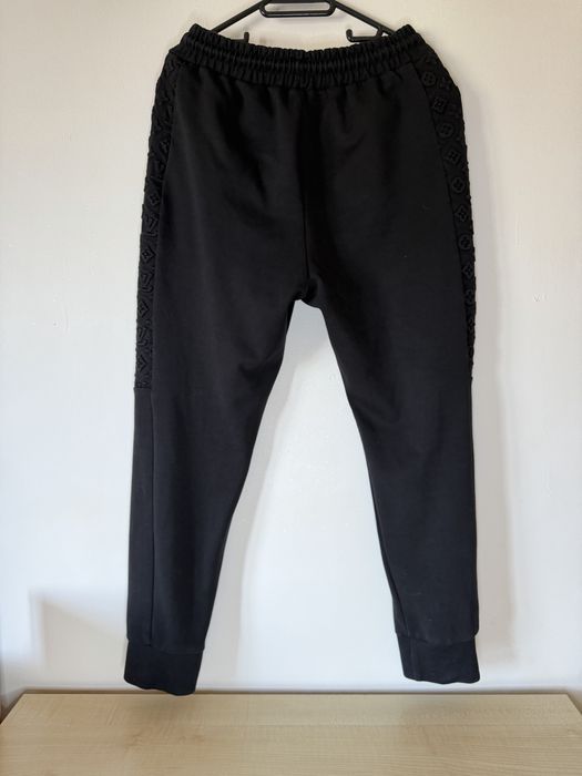 Compleu Louis Vuitton mărimea L fits M