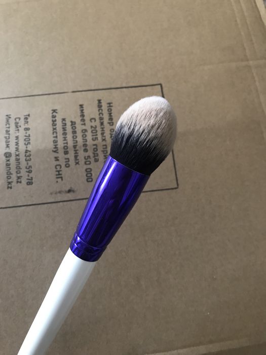 Продается кисточка для макияжа Manlypro