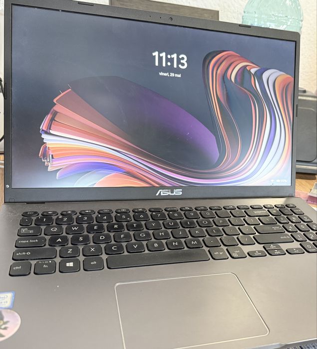 Laptop Asus procesor i3