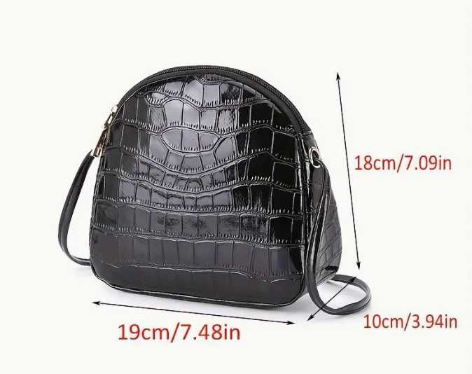 Сумочка лаковая, черная