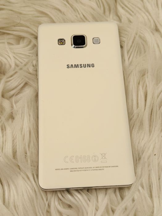 Смартфон Samsung SM-A500F Galaxy A5