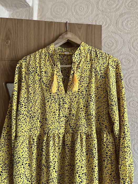 Платье желтое  в пол