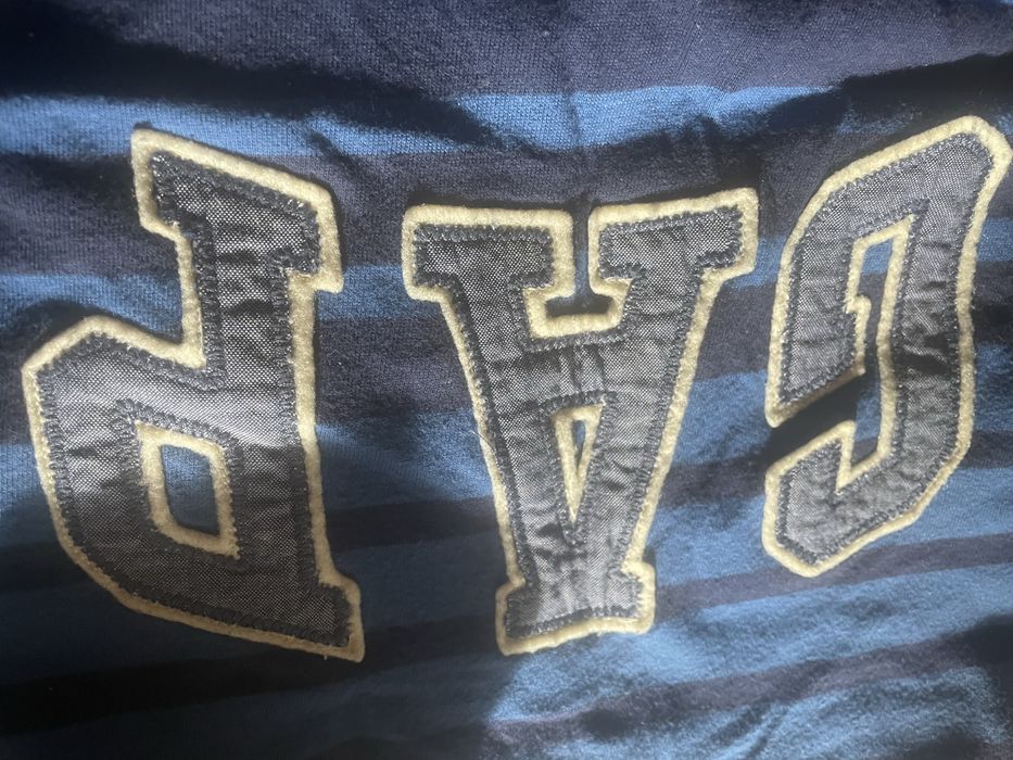 Тениска GAP тъмно и светло синьо