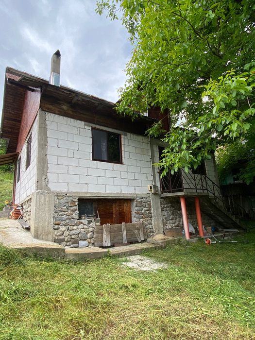 Casă de vânzare com. Nucşoara