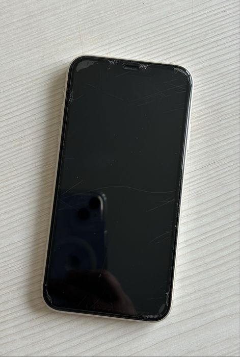 Iphone 11, 128 гб, белого цвета