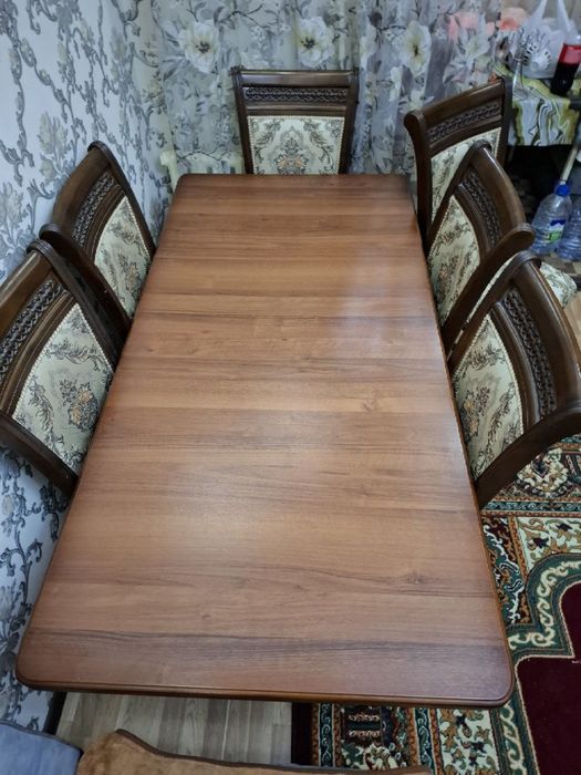 Стол со стульями
