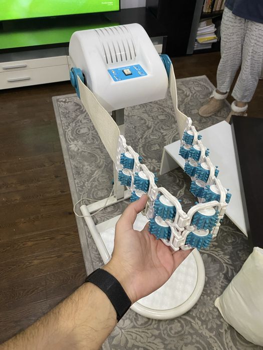 Aparat de masaj electric cu role