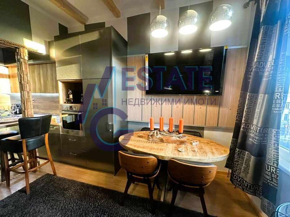 Дава се под наем Двустаен апартамент в Бургас, Център - 50 кв.м за 612 € - Снимка #3