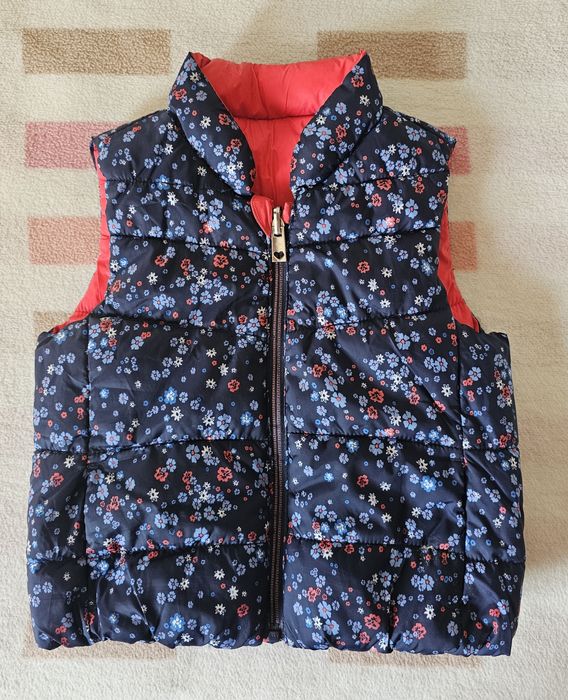 Двустороняя куртка-безрукавка для девочки