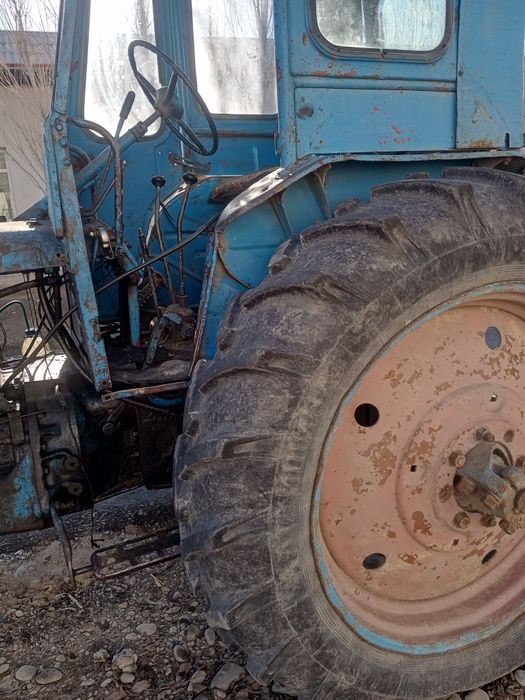 Traktr sotiladi ttz 28 holati yaxshi