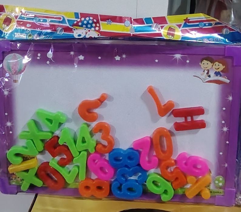 Tableta magnetica educativa  cu cifre