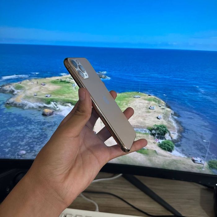iPhone 11 Pro LL/A srochni sotiladi