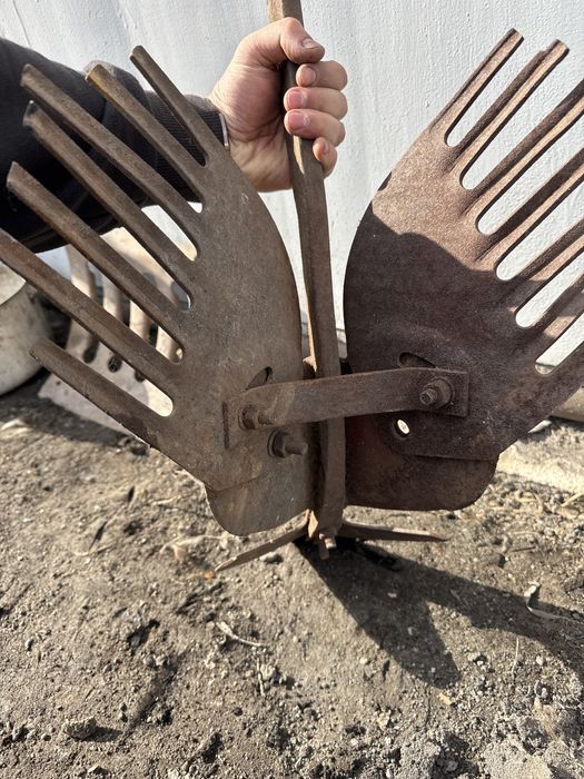 Продам плуг  для трактора