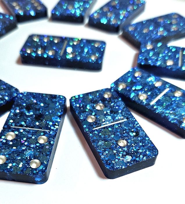 Домино от ероксидна смола