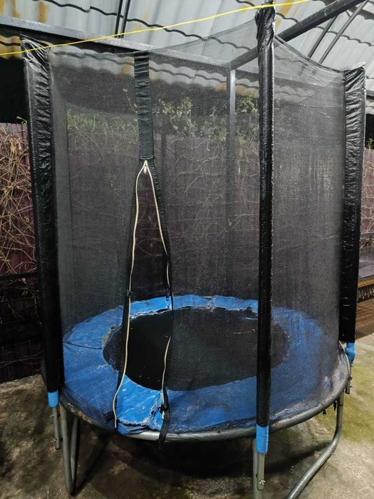 Продам батут диаметр 185 см