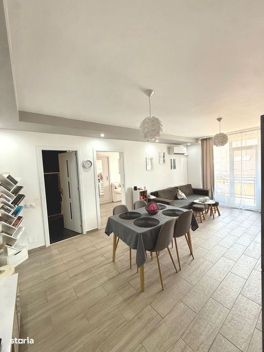 Apartament cu 3 camere, 59 mp, balcon, pe strada Porii (nr mici)