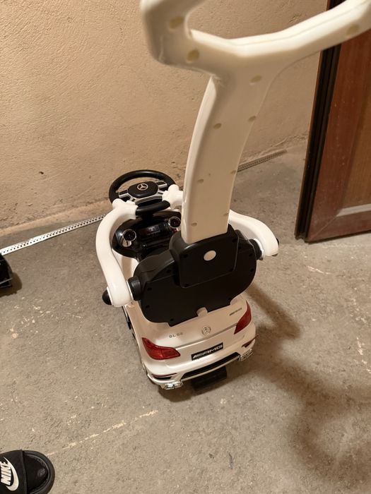 Триколка (кола мерцедес AMG)