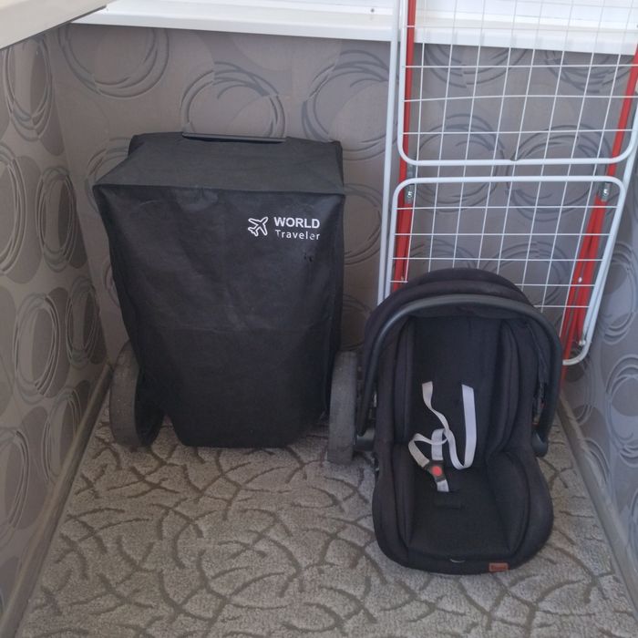 Продавам бебешка количка.