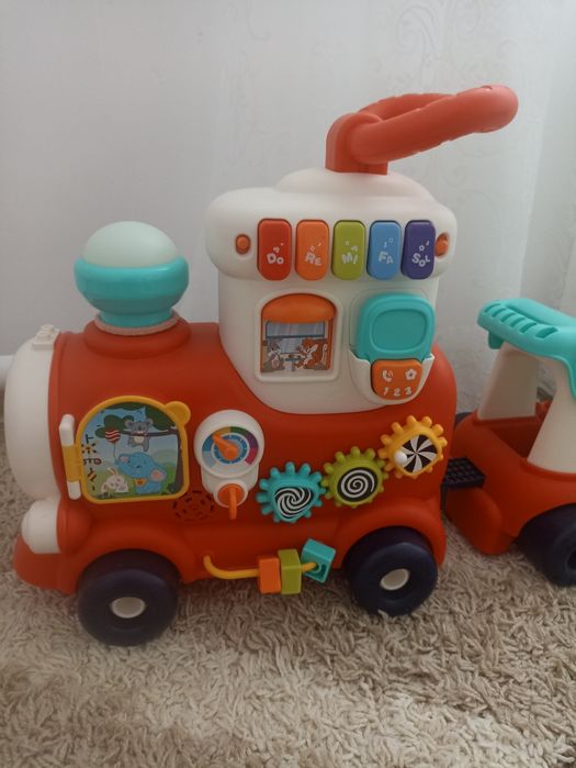 Детский музыкальный паровозик
