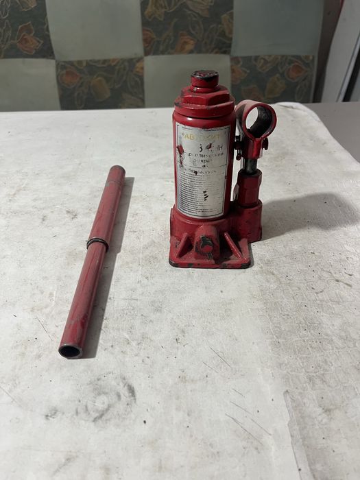 Домкрат гидровлический 3 т