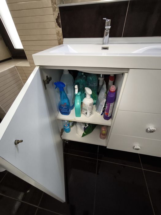 Set mobilier baie complet ( chiuveta, baterii Grohe și oglinda incluse