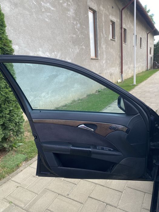 Mercedes-Benz E-Class Avantgarde