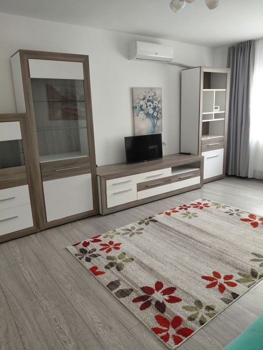 Proprietar vând ap.cu 2camere confort decomandat model mare