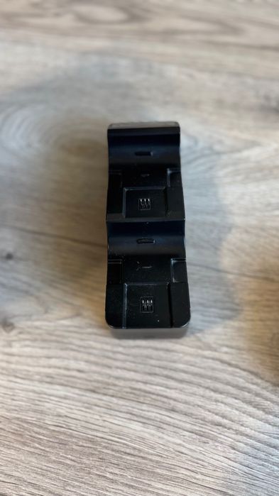Xbox Series X 1TB | Перфектен комплект с 2 джойстика, докинг станция и 8 игри