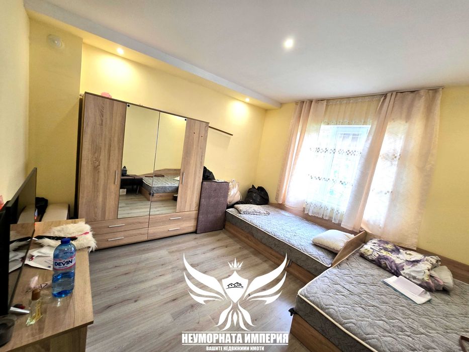 Продавам тристаен апартамент с площ от 68кв.м. на първи етаж с 1/2 от двор 315кв.м. в гр.Асеновград, квартал Зъбче - снимка 14