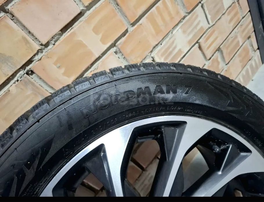 Продам диски с зимними шинами шипованными