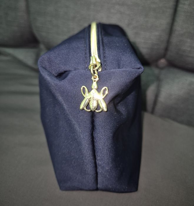 Оригинален чисто нов Guerlain несесер за гримове