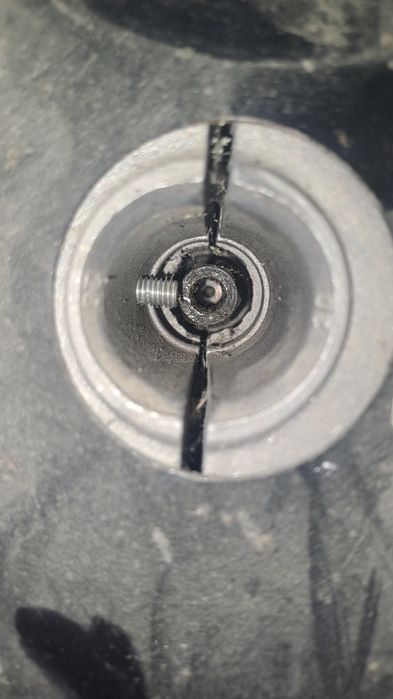 Prasitoare adaptabilă pentru motocoasă