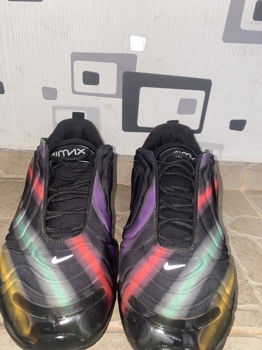 Nike air max 720 black nenon streaks
