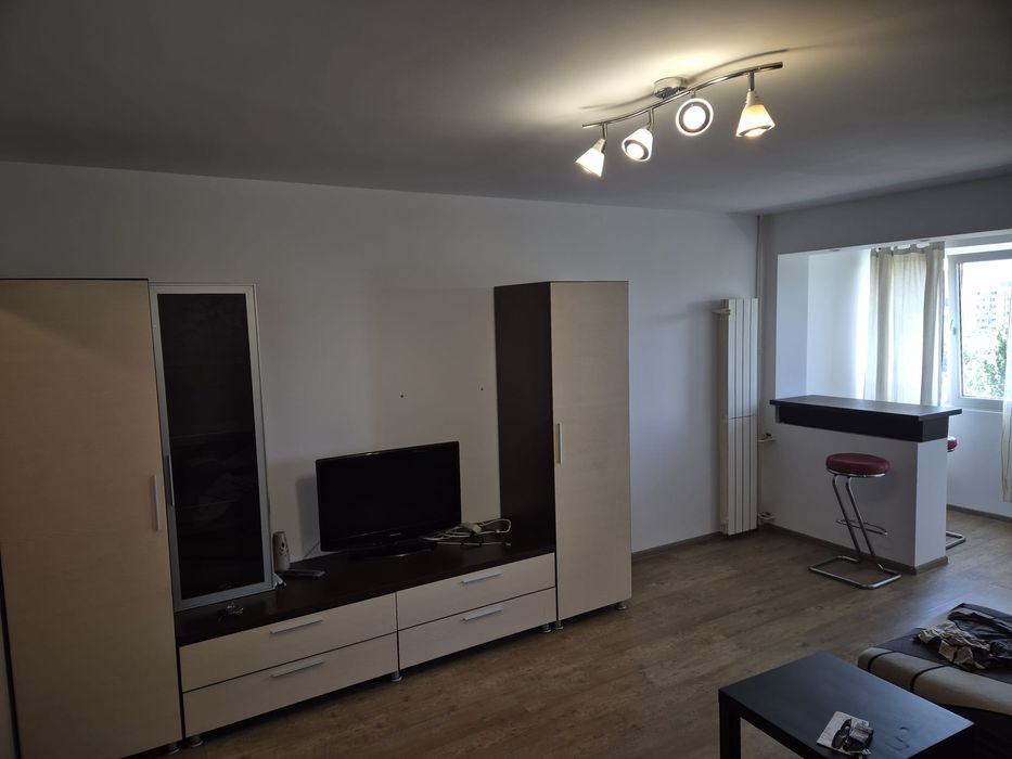 Inchiriez garsoniera metrou