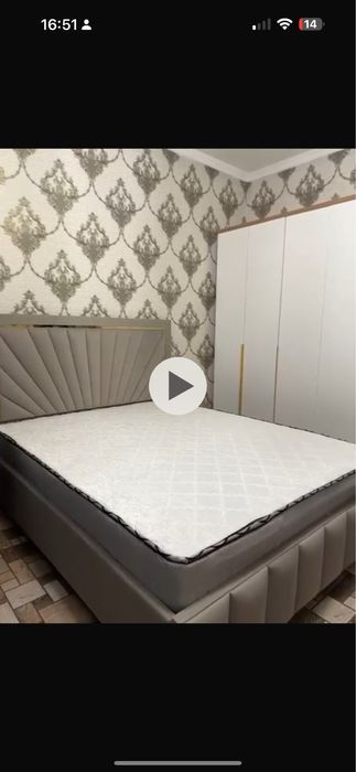 Двуспальная кровать