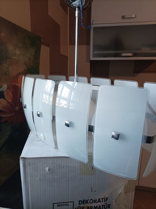 lustra lămpi moderne