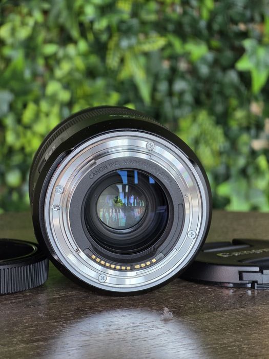 Obiectiv Canon RF 85 mm F2 Macro