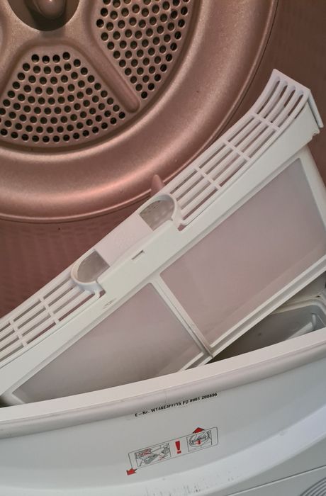 Сушилня SIEMENS E46-3F 8кг  кондензационна