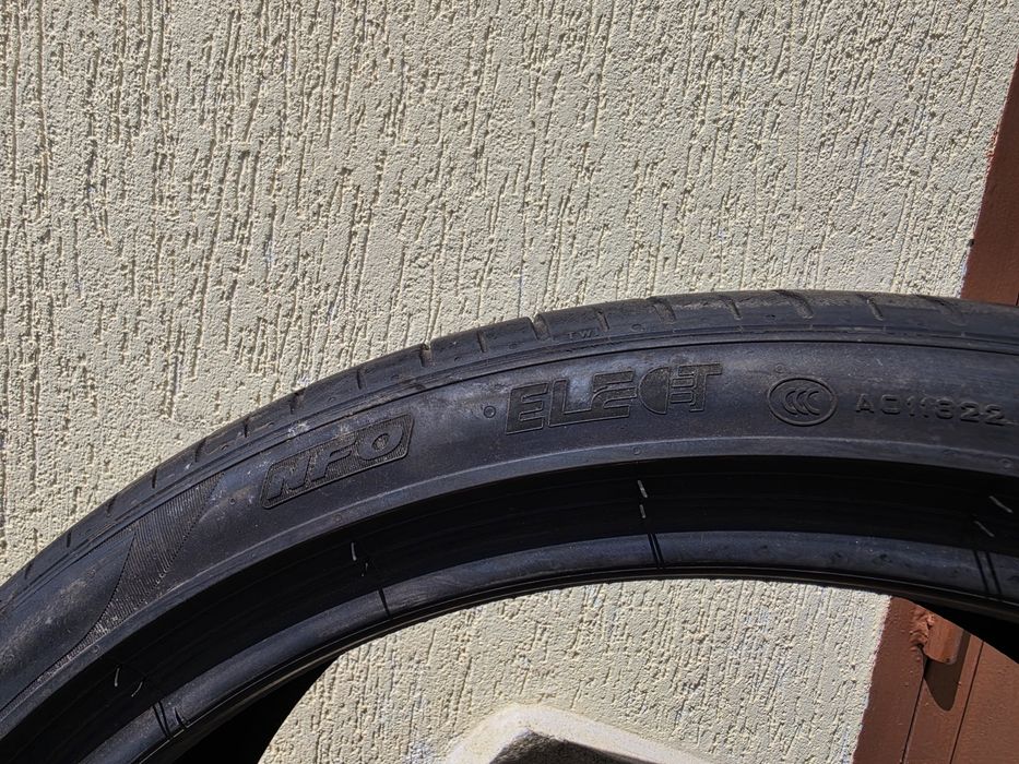 2 бр. летни гуми 265/35/21 Pirelli NFO DOT 4921 3,5 mm