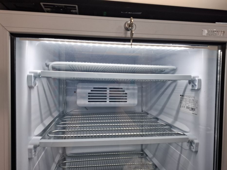 Продам морозильник, в отличном состояни
