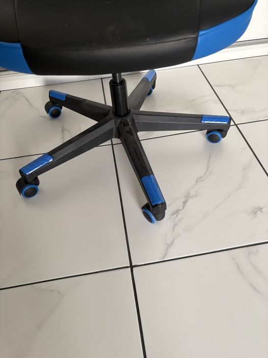 Scaun gaming nou