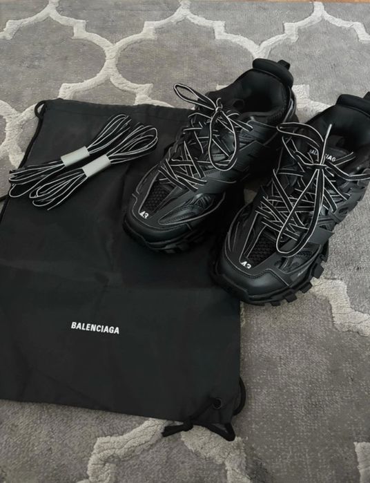 Balenciaga track