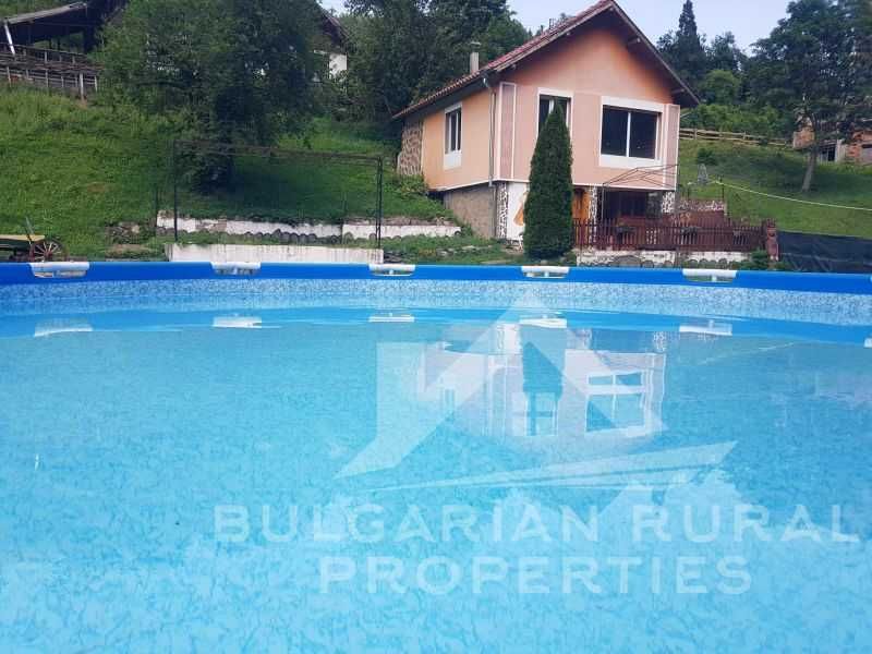 Продава се Хотел в с. Осеновлаг, Област София-област - 1200 кв.м за 375 €/кв.м - Снимка #8