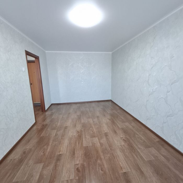 Продам 1 ком.квартиру новой планировки 20 мкрн.