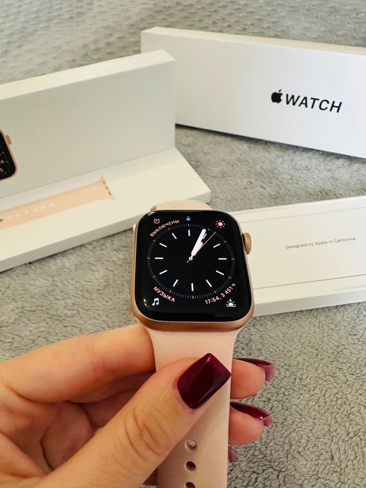 Apple Watch SE 44mm Pink (Б/У)