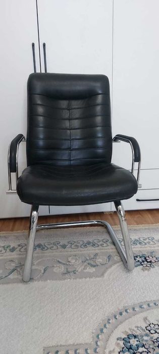 Офисное кресло, офисный стул