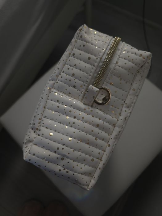 Голям несесер Dove